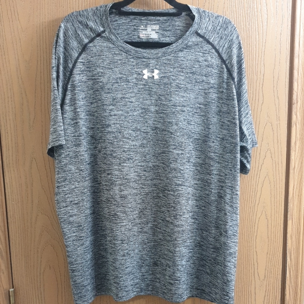 Under Armour Men's Heathered Gray Performance Short Sleeve Tee